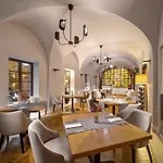 Mamaison Le Regina Boutique Hotel 5*