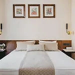 Mamaison Le Regina Boutique Hotell Warszawa