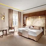 Mamaison Le Regina Boutique Hotel 5*