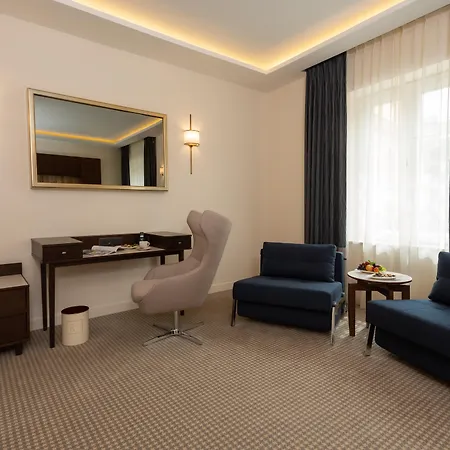 Hotel Mamaison Le Regina Boutique 5*