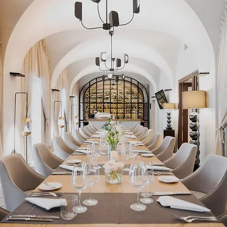 Mamaison Le Regina Boutique 5*