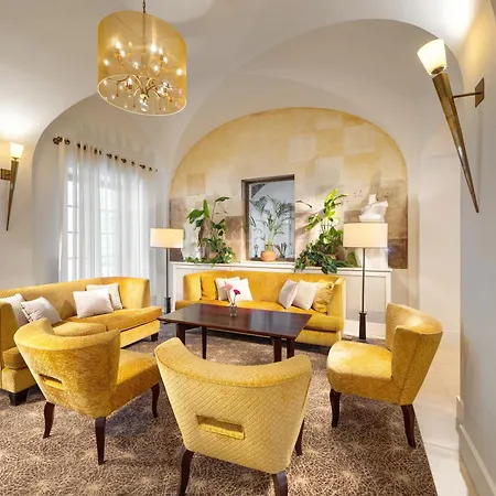 Mamaison Le Regina Boutique Hotel 5*