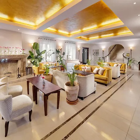 Mamaison Le Regina Boutique Hotell