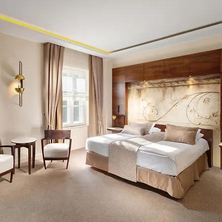 Mamaison Le Regina Boutique Otel 5*