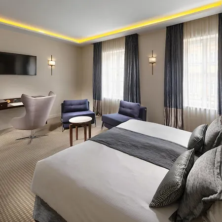 Mamaison Le Regina Boutique 5*