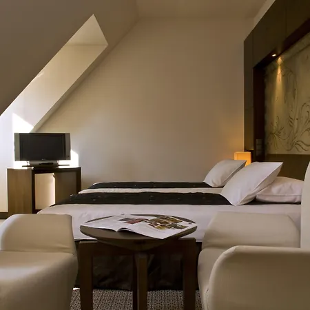 Mamaison Le Regina Boutique Hotell 5*