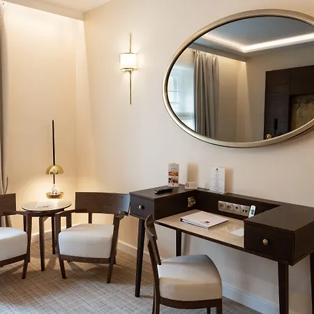 Mamaison Le Regina Boutique