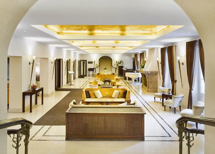 Mamaison Le Regina Boutique 5*