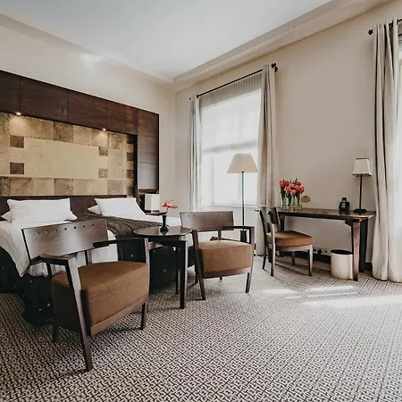 Mamaison Le Regina Boutique 5*