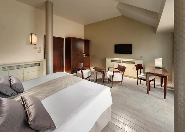 Mamaison Le Regina Boutique 5*