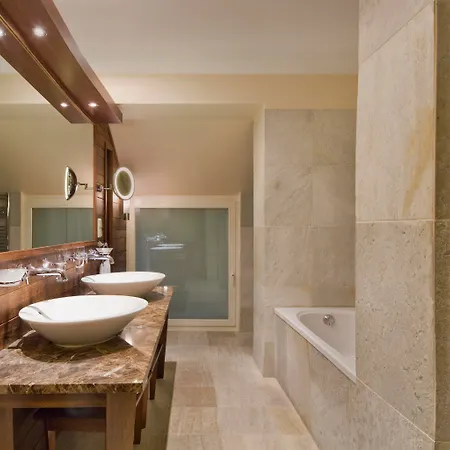 Hotel Mamaison Le Regina 5*