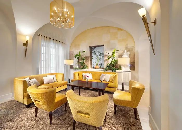 Mamaison Le Regina Boutique Hotel 5*